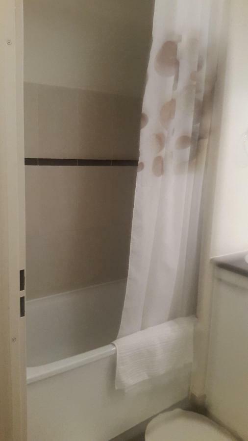8 Rue Brise Echalas Saint-Denis  Dış mekan fotoğraf